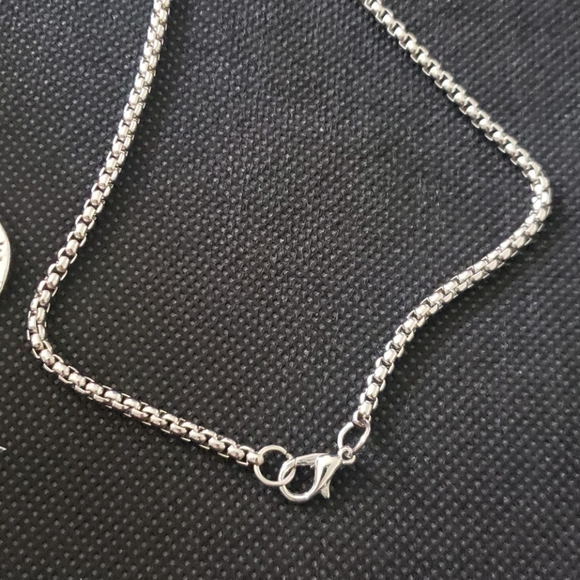 NWT 4 Feather turquoise Stainless necklace - Picture 8 of 8